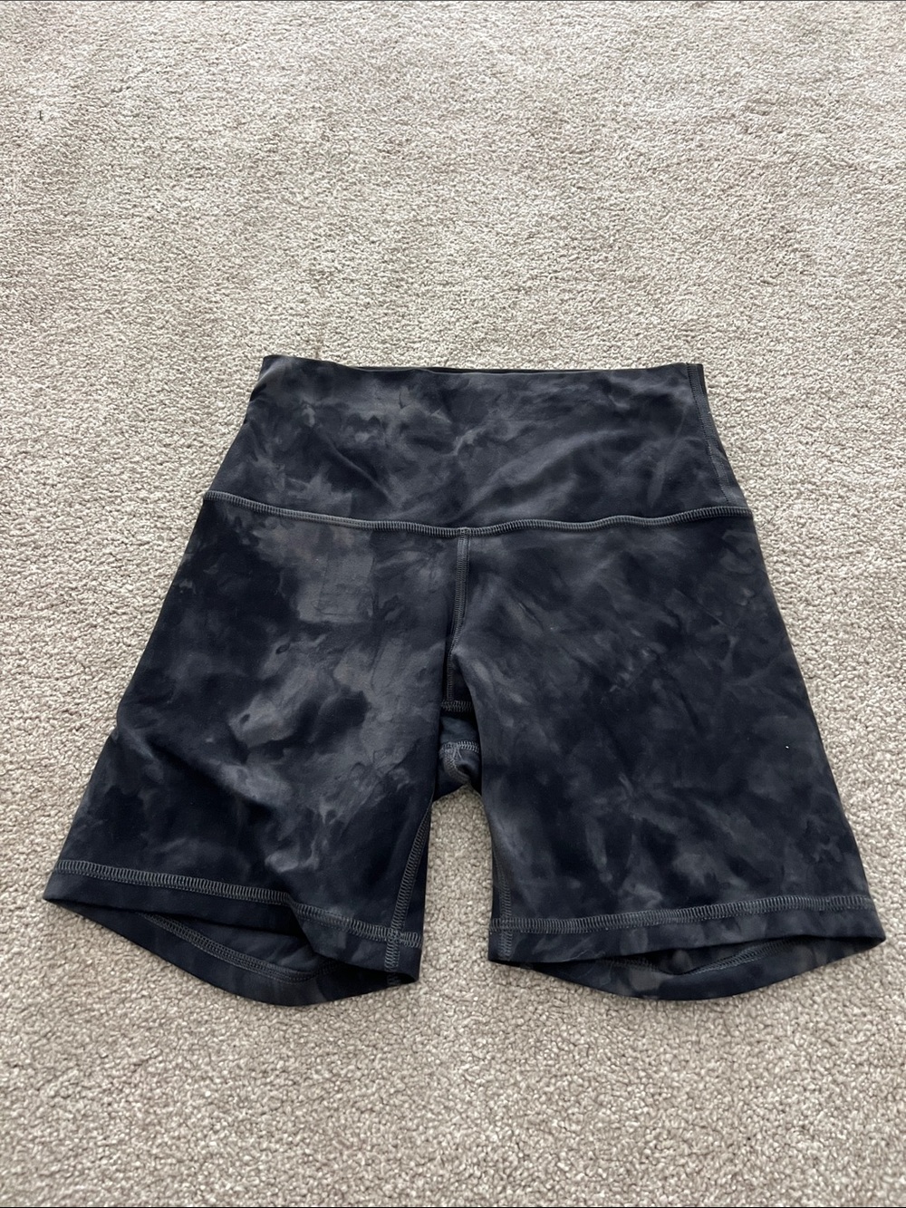 lululemon athletica Black Tie-Dye High-Rise Bike Shorts size 4